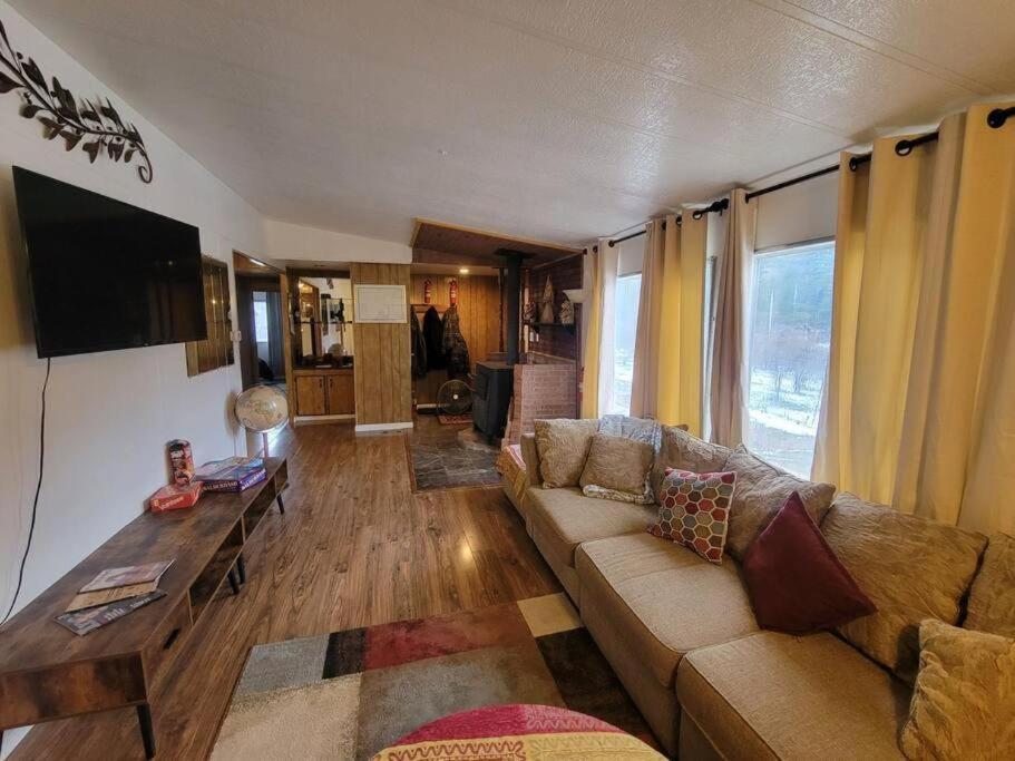 Campground At Sequoia Mountain Farms - Bring Your Own Tent Or Rv - No Bedrooms Or Beds Provided Miramonte Екстер'єр фото